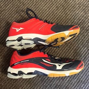 Women’s volleyball court shoes